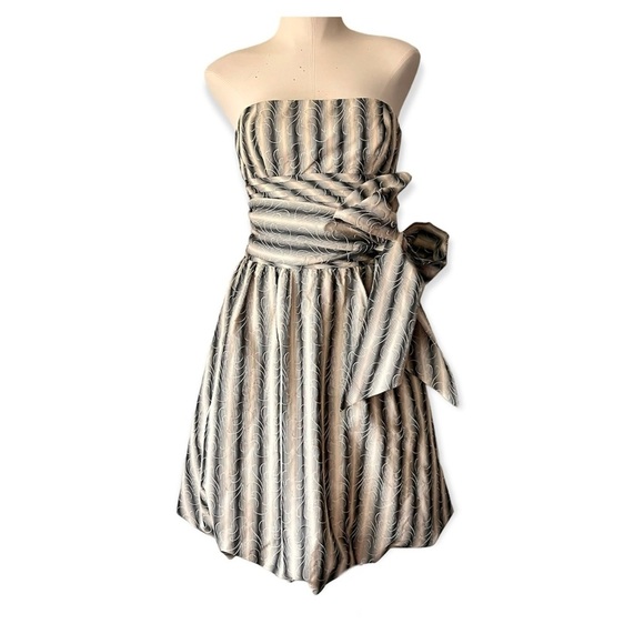 BCBGMAXAZRIA Strapless Striped Pleated Bubble Sleeveless Dress Size 2 - Picture 1 of 13